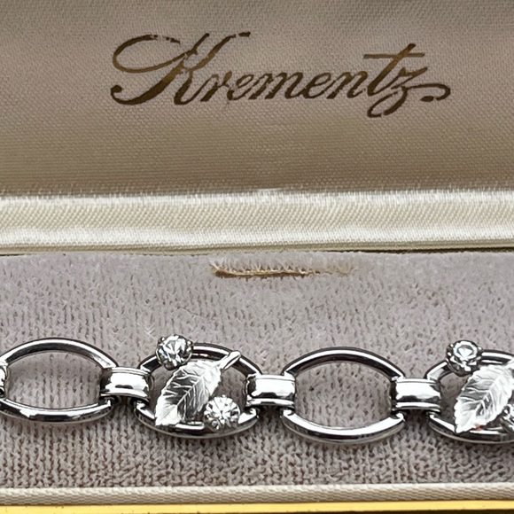 Vintage Silver Toned Krementz Clear Rhinestone Leaf Bracelet Retro - Picture 7 of 11